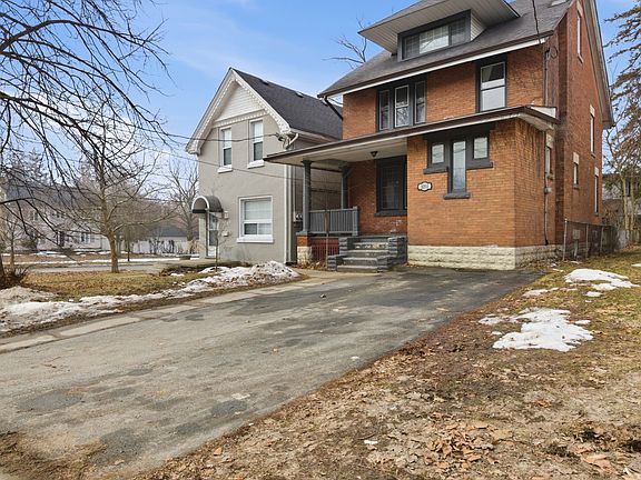 3rd image of 1051 Richmond St