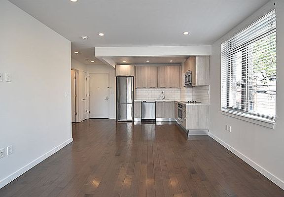 4th image of 3040 21st St APT 308