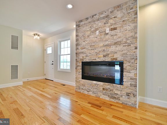 4th image of 68 Jay Bird Ln