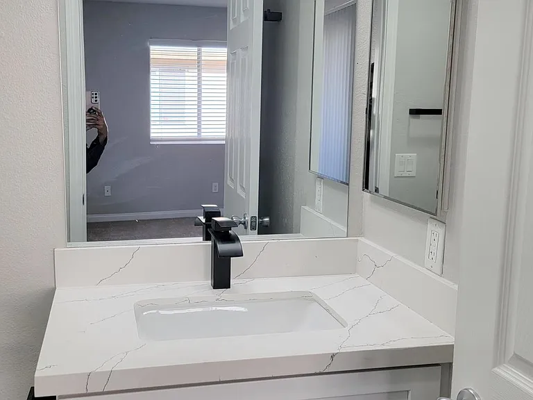 715 B St #14 — Photo 14