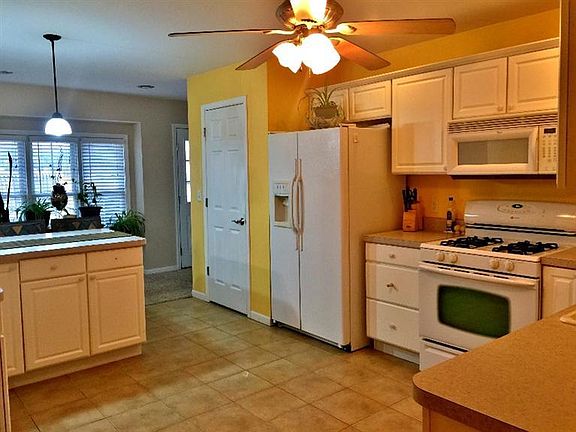5th image of 166 E Shenandoah Ct