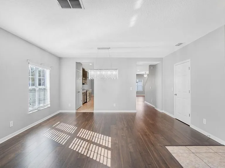 10013 Stockbridge St — Photo 4