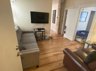 3342 N Claremont Ave #1B, Chicago, IL 60618
