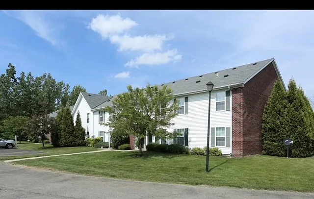 425 Watersway Ln — Photo 1