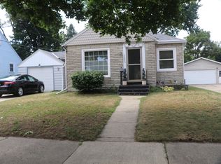 1122 Aberdeen St NE, Grand Rapids, MI 49505