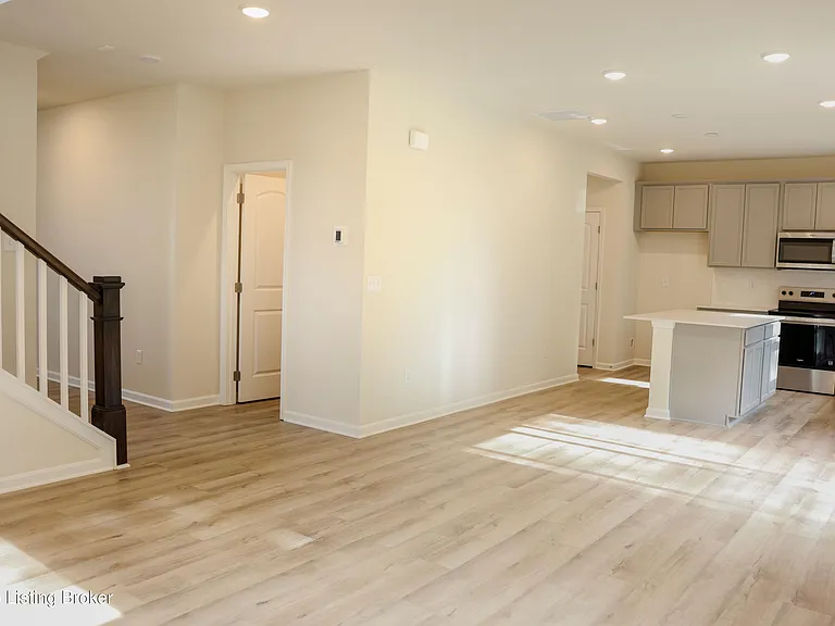 8300 Fairmount Rd — Photo 14