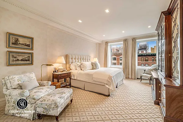 Sold by Coldwell Banker Warburg | media 6