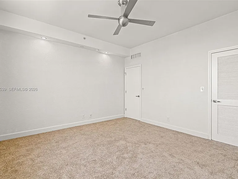 401 69th St #Penthouse 101 — Photo 23