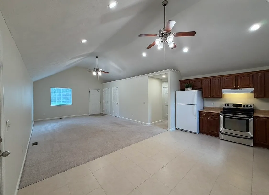 2 bed, 1130 sqft, $1,225 — Photo 4