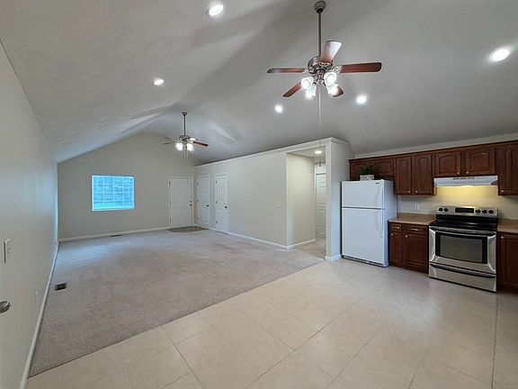 4th image of 327 S Pickwick Ave #B