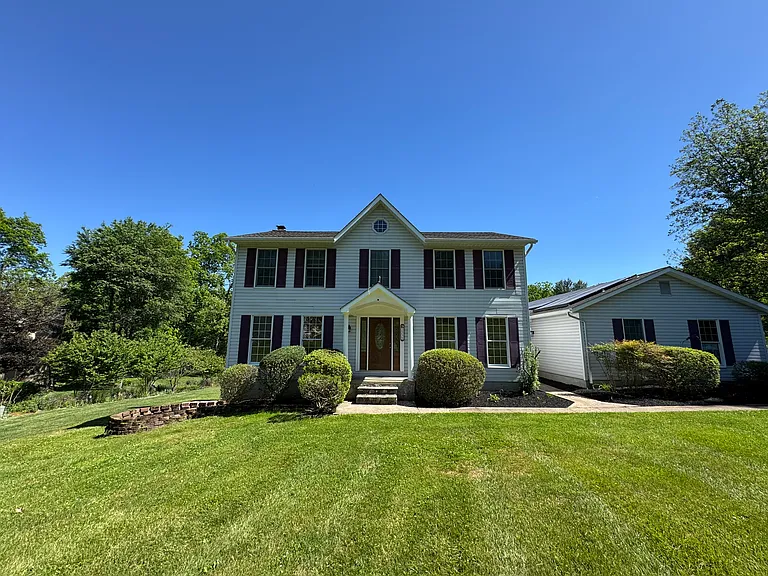 2335 Elderberry Ln — Photo 32