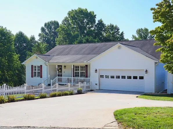 188 Lois Lane Dr, Mount Airy, GA 30563