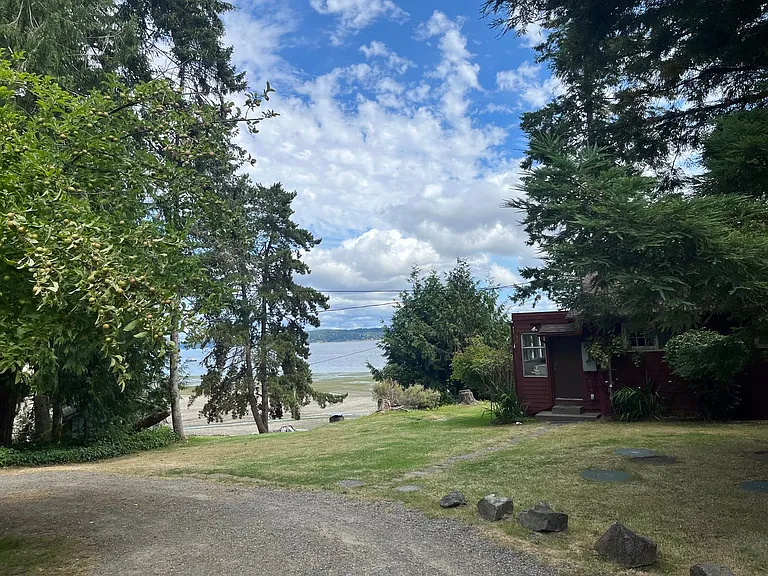 7620 Andrews Beach Rd NE — Photo 4