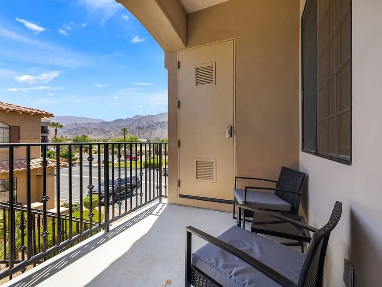 50610 Santa Rosa Plz — Photo 3