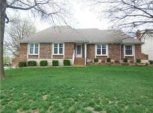 1240 E Frontier Ln, Olathe, KS 66062