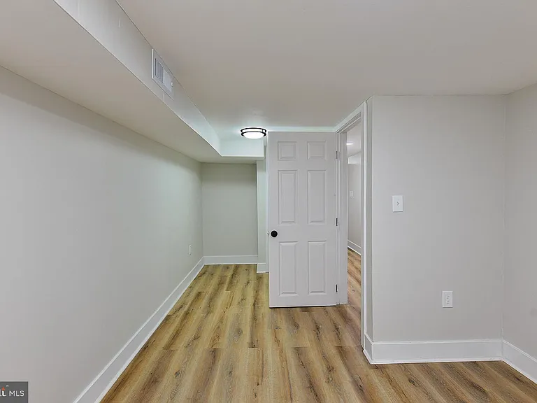 420 E 28th St — Photo 29