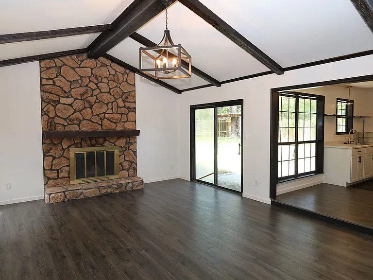 2208 Northwood Cir — Photo 2