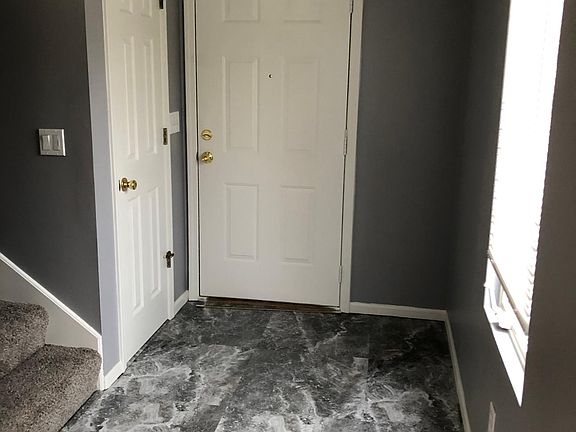 Entry way with coat closet
