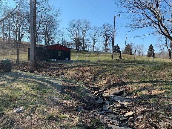 2nd image of 2556 Highway 159 N