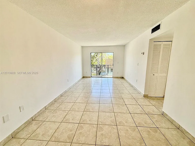 1530 SW 2nd St #304 — Photo 7
