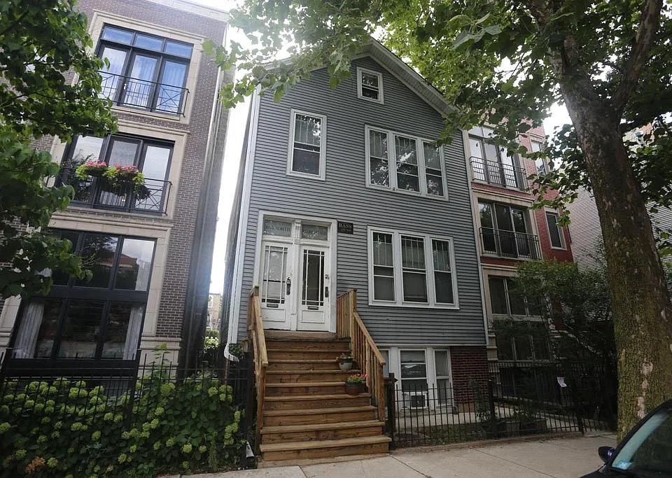 1075 N Hermitage Ave #1
