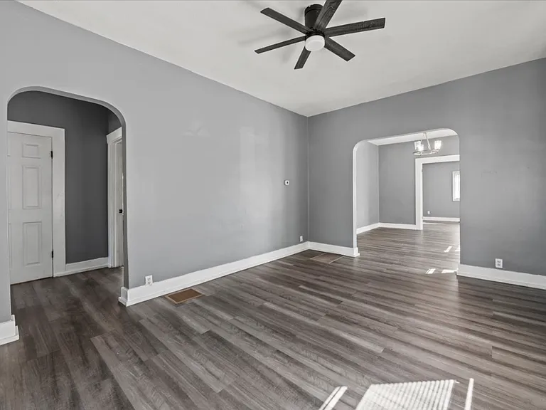 409 N Temple Ave — Photo 3