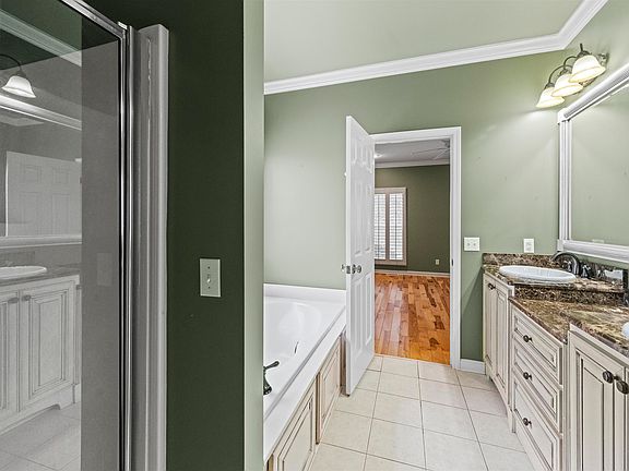 4th image of 74 Waterford Pl NW