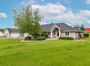 5126 Plateau Ct, Waterford, WI 53185