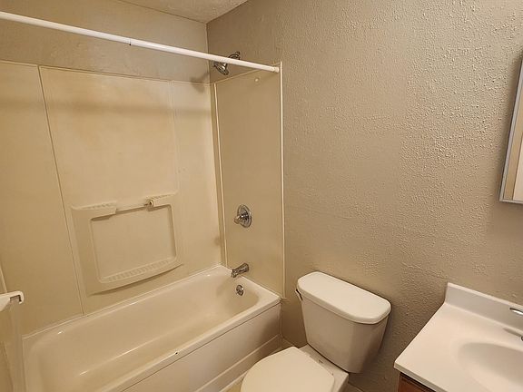 3rd image of 2668 Sheridan Dr APT 3