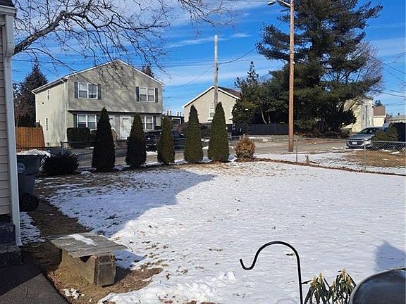 3rd image of 68 Murray St