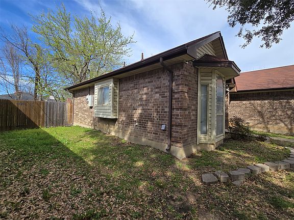 5th image of 921 Meadowdale Rd