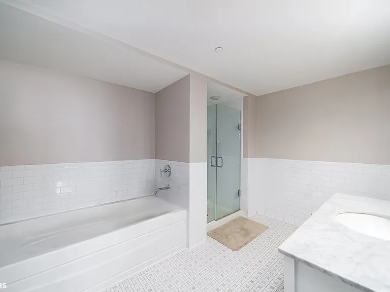700 Grove St #11R — Photo 12