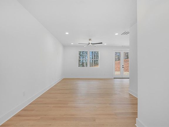 3rd image of 8060 Nebo Rd