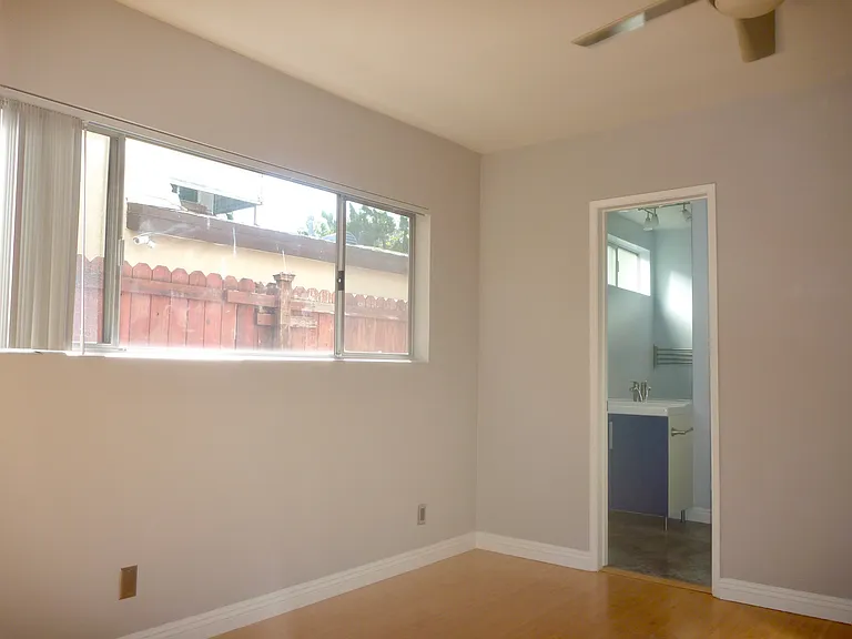 1527 Princeton St #2 — Photo 35