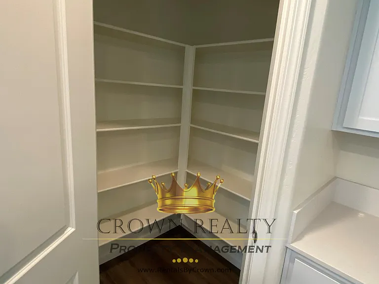 1109 E Elkhorn Ave — Photo 15