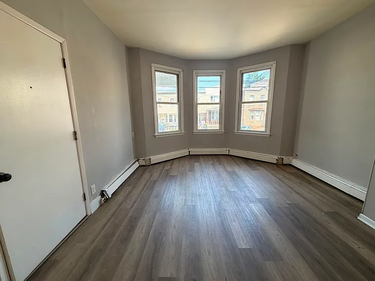 26 Andrew St #17E — Photo 2