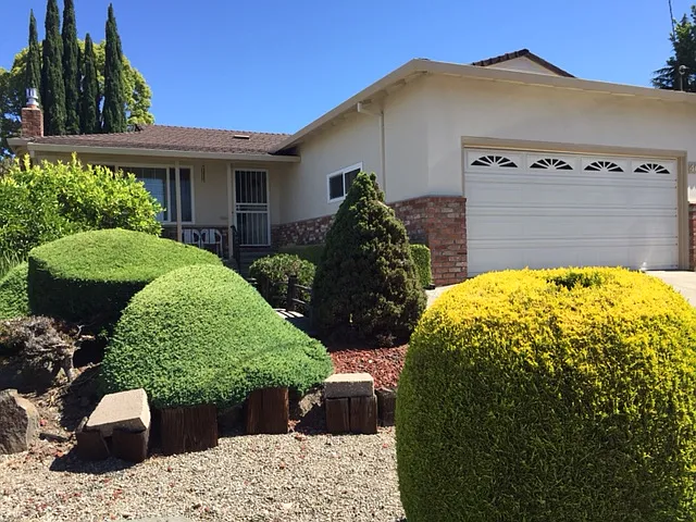 4668 Emily Ct photo 1