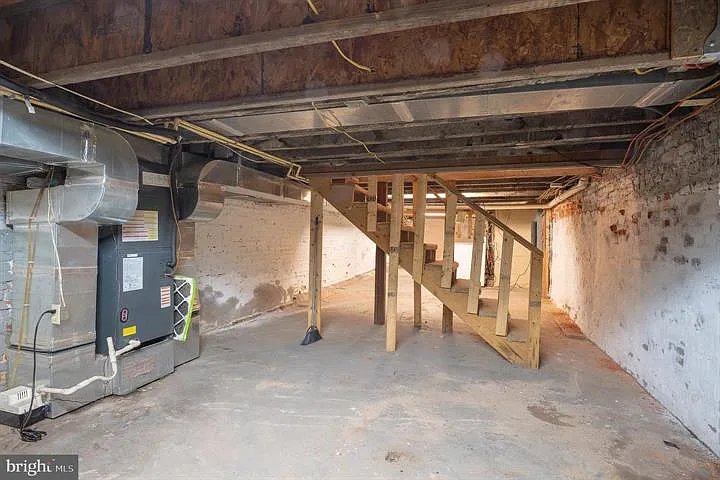636 S Monroe St — Photo 33