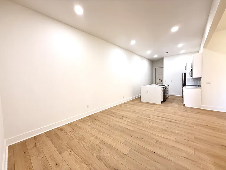 921 S Franklin Dr — Photo 7