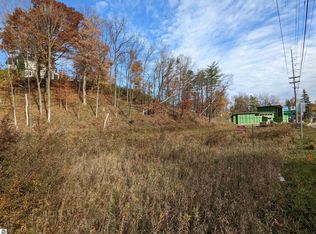 1222 W Front St, Traverse City, MI 49684