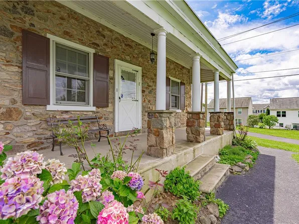 2410 S Albert St, Allentown, PA 18103