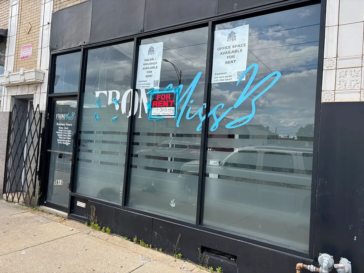 Building Photo - 5910 W Roosevelt Rd #1
