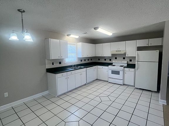 3rd image of 490 Bernice Snow Rd