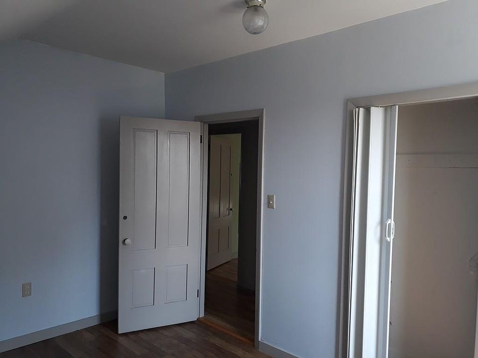 2nd image of 272 Sprague St APT 3