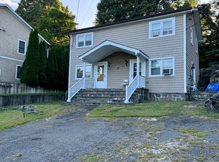 50 Oak Ridge St #B, Greenwich, CT 06830