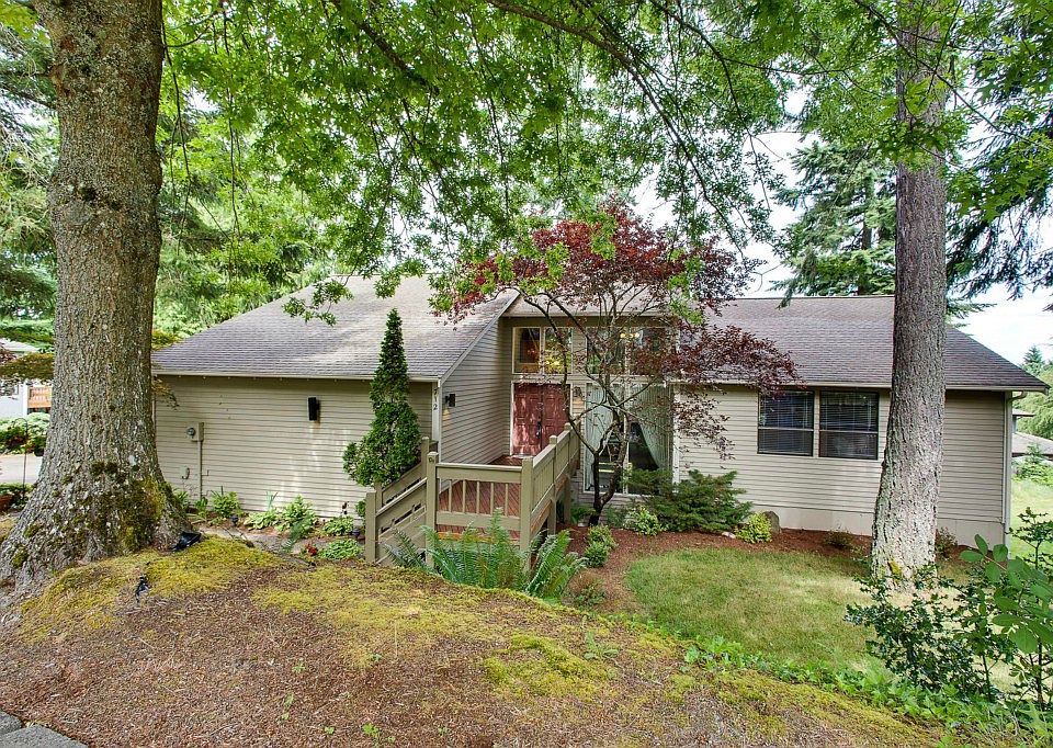 1st image of 712 NE Woods Pl