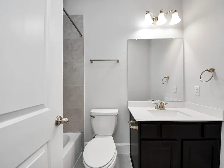 1714 McCrae Hill Ct — Photo 35