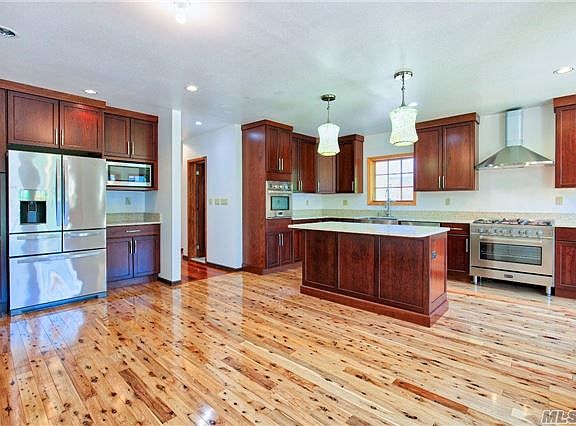 3rd image of 8511 Avon St