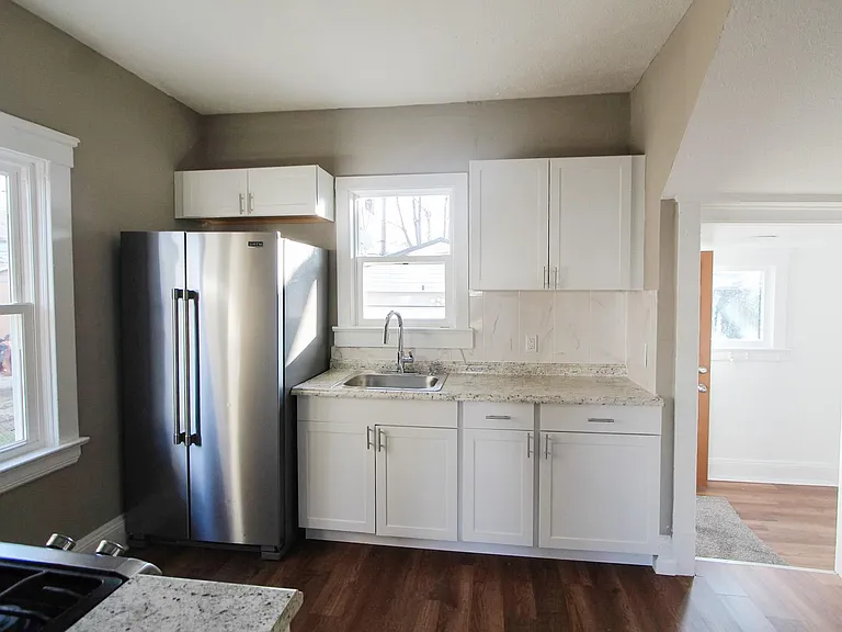 11920 Browning Ave — Photo 7