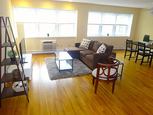 Windsor Oaks Apartments of New Haven, CT Photo 1